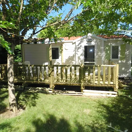 Camping Le Clos De La Lere Cayriech Extérieur photo